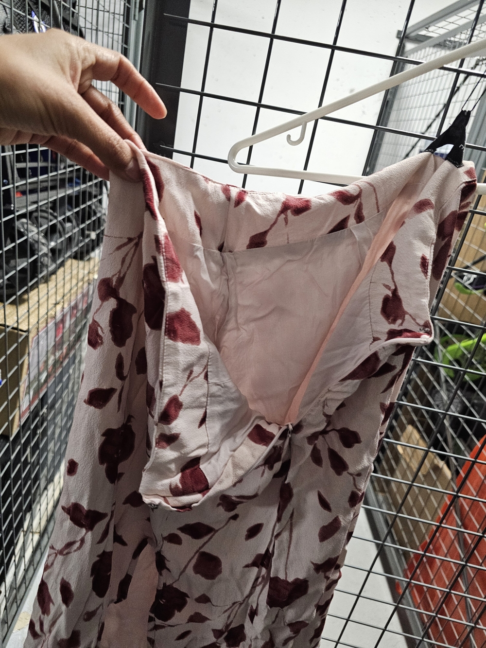 Dynamite Light Pink Midi Skirt with Burgundy Floral Pattern - Picture 5 of 6